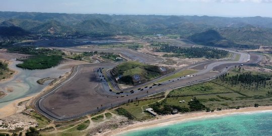 Jelang MotoGP, Ribuan ASN Lombok Tengah Bersihkan Sampah Sekitar Sirkuit Mandalika