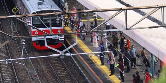 Kapasitas Penumpang KRL Tetap Dibatasi Meski Aturan Jaga Jarak Dicabut