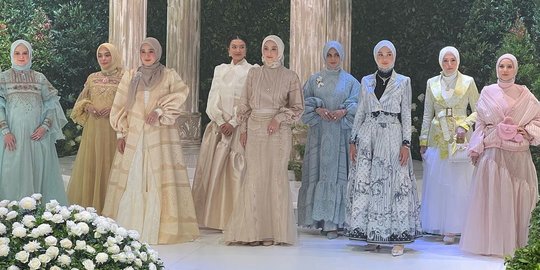 Potret Tya Ariestya Fashion Show Bareng Para Artis, Pertama Kali Setelah Berhijab