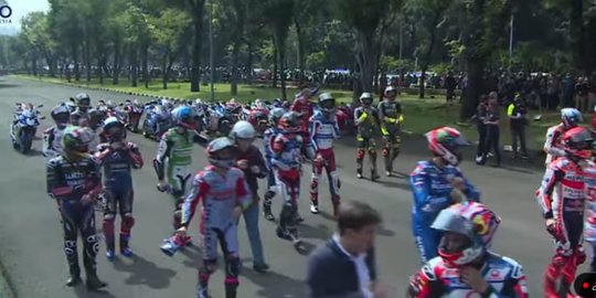 Parkir Motor di Monas, 20 Pembalap MotoGP Mulai Memasuki Istana Beraudiensi ke Jokowi