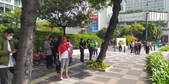 Antusiasme Warga Saksikan Parade MotoGP, Berangkat Subuh hingga Standby di Depan HI