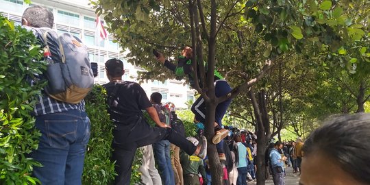 Parade Pebalap MotoGP Usai, Warga di Depan Hotel Indonesia Bubarkan Diri