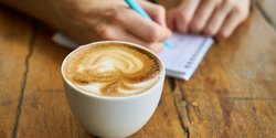 5 Dampak Buruk yang Muncul dari Minum Kopi di Sore dan Malam Hari