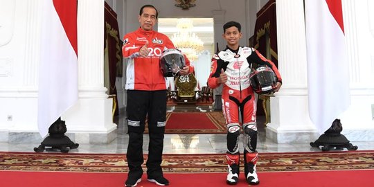 Vega Ega & Mario Suryo Aji, Dua Pebalap Muda Indonesia di Antara Para Pebalap MotoGP
