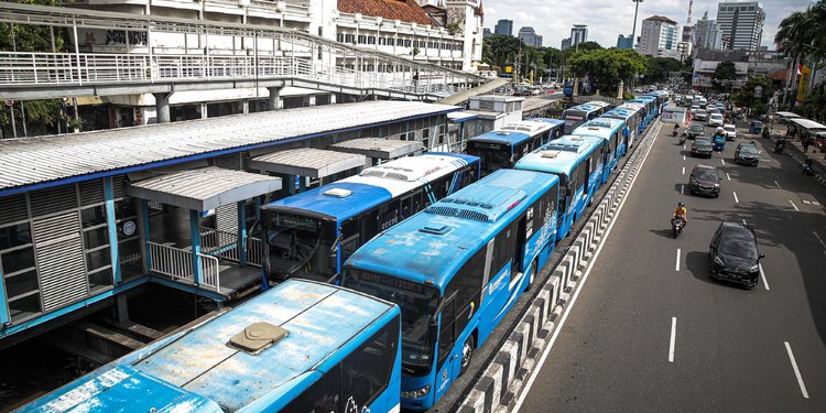 Alat angkutan umum penumpang di kota