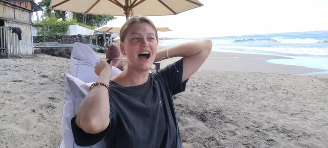 natalie bule asal rusia di bali