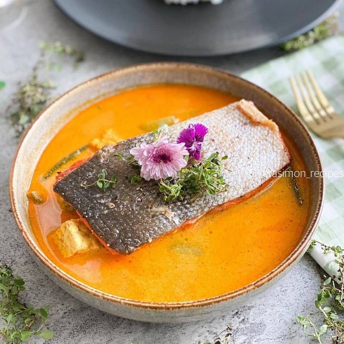 ikan salmon lodeh