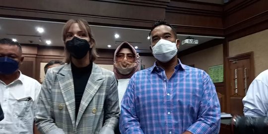 Nia Ramadhani Dikabarkan Gugat Cerai Ardi Bakrie, Ini 4 Faktanya