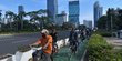 Jakarta PPKM Level 2, Warga Mulai Ramai Bersepeda di Sudirman