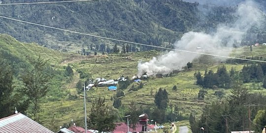 KKB Papua Tembaki Anggota Polri dan Bakar 15 Rumah di Paniai