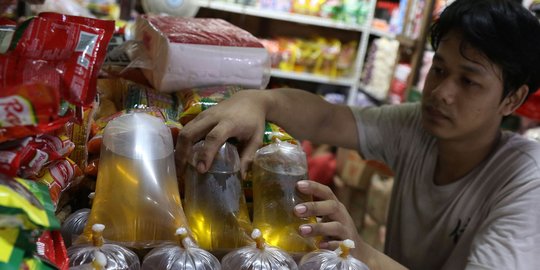 gabungan industri minyak nabati: minyak goreng langka karena black market