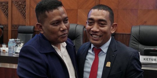 Ketua DPR Aceh Dahlan Jamaluddin Resmi Digantikan Saiful Bahri