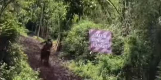 Serunya Naik Motor Trail di Gunung Tembok, Berlumuran Tanah tapi Nagih