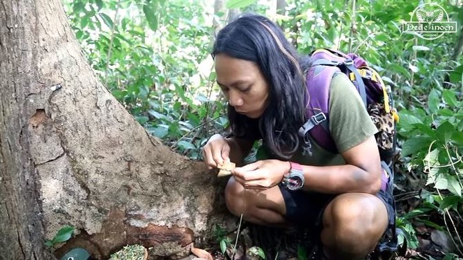 4 aksi youtuber dede inoen yang jadi sorotan terbaru ngumpet di kolong rel kereta