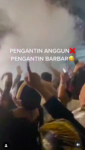 antimainstream pengantin ini gelar resepsi pernikahan bak klub malam