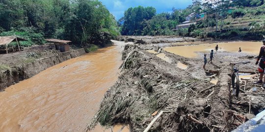 10 Rumah Beserta Isinya Hanyut Terbawa Banjir Bandang di Sulawesi Tengah