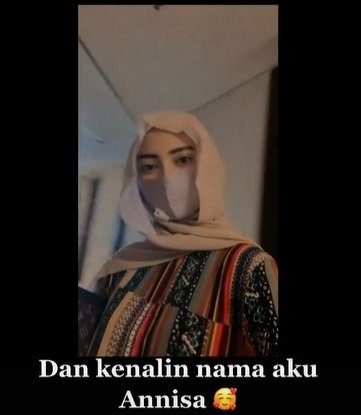 kisah cewek non muslim dari kecil sekolah di yayasan islam lulus pilih jadi mualaf
