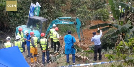 Tim Penyelamat Temukan Black Box Pesawat China Eastern Airlines