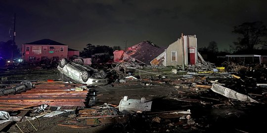 Luluh Lantak AS Setelah Hantaman Tornado Berkecepatan 270 Km Per Jam