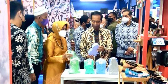 Di Depan Jokowi, Fatma Promosikan Produk UMKM Pasuruan