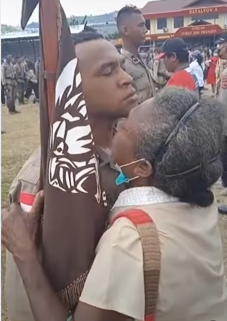 putra papua jadi polisi