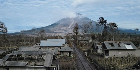 Gunung Semeru Mengalami 24 Kali Letusan dalam 12 Jam