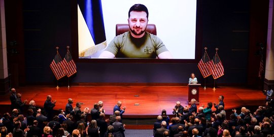 Pidato Virtual Zelensky Curi Perhatian Dunia dalam Perang Rusia-Ukraina