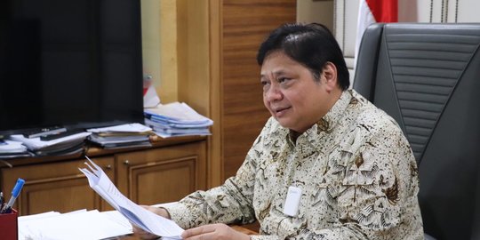 Menko Airlangga: Harga Minyak Goreng Turun Bertahap