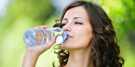 12 Manfaat Air Putih untuk Kulit Wajah Berjerawat, Kembali Sehat dan Cerah