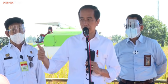 Jokowi Sentil Kementerian Dipimpin Nadiem: Impor Bangku & Laptop Jangan Diteruskan
