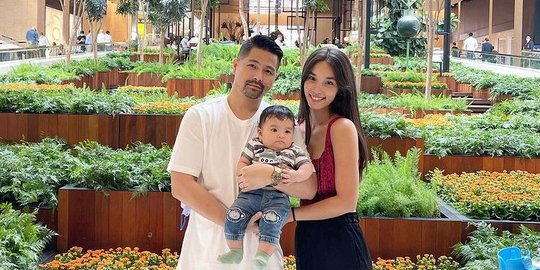 Ajak Anak, Ini Momen Keseruan Erick Iskandar dan Istri Pulang ke Brazil