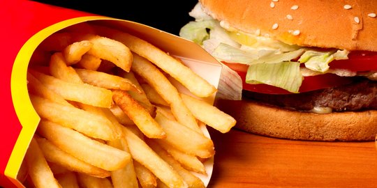 Buruk Bagi Kesehatan, Ini Dia Bahaya Konsumsi Fast Food yang Perlu Anda Ketahui!
