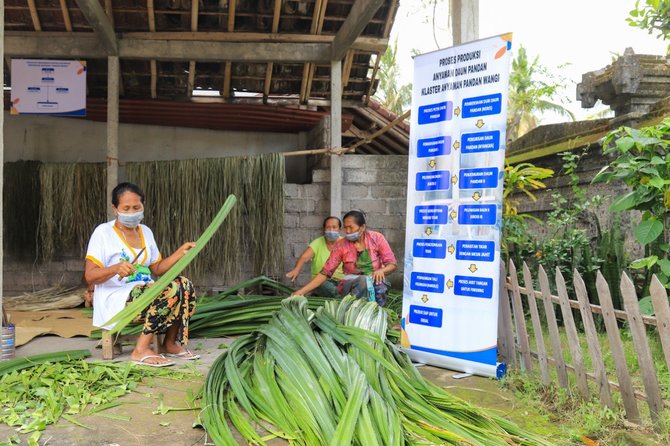 umkm binaan bri sulap daun pandan jadi kerajinan