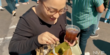 Rindu Makanan Indonesia, Intip Momen Nikita Willy Jajan Nasi Bungkus di Los Angeles