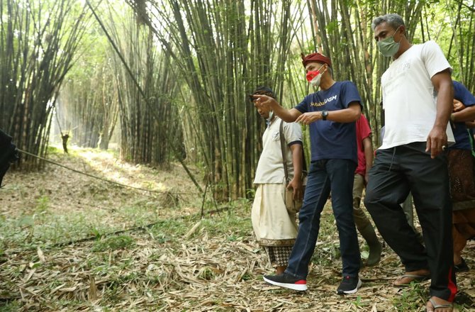 ganjar pranowo di hutan bambu bali