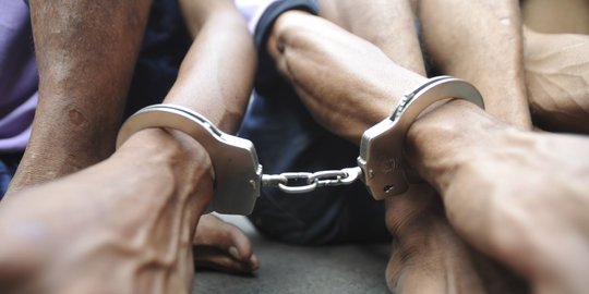 Seorang Pria di Garut Dibui Gara-Gara Jual Permen