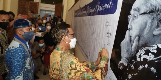 Mahfud MD: Sabam Sirait Layak Jadi Pahlawan Nasional