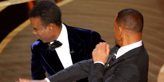 Kini Jadi Viral, Ini Kronologi Will Smith Tampar Chris Rock di Oscar 2022