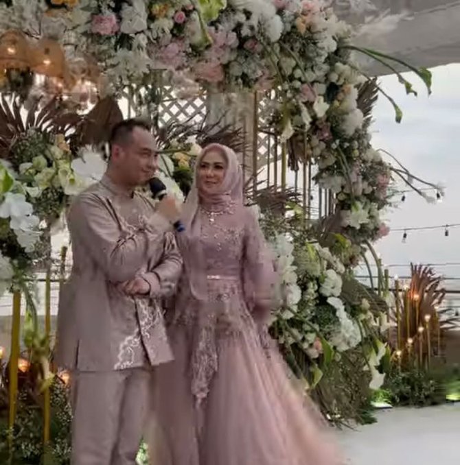 artis yang akan lalui ramadan pertama sebagai suami istri