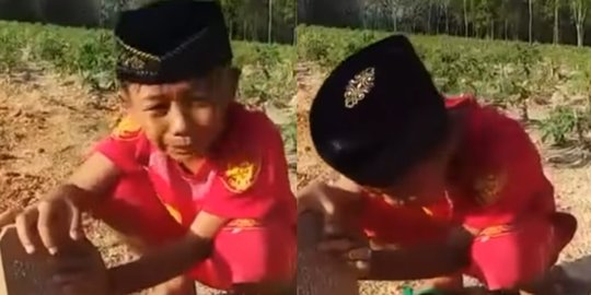Viral Video Bocah Menangis di Depan Makam Sang Ayah, Bikin Haru