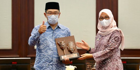 Ditemui Bupati Ipuk, Ridwan Kamil Kenang Indahnya Liburan di Banyuwangi