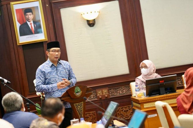 gubernur jawa barat ridwan kamil ditemui bupati ipuk