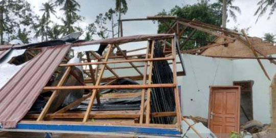 Puting Beliung Terjang Bangka Tengah, 118 Rumah Rusak dan 4 Warga Terluka