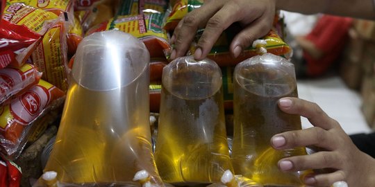 Aturan Baru Terbit, Pemerintah Mulai Salurkan 28.000 Ton Minyak Goreng Curah