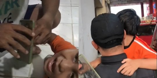 Viral Telunjuk Bocah Ini Terjepit Casing HP, Damkar Sampai Turun Tangan