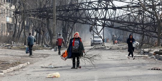 Vladimir Putin Minta Pasukan Ukraina Menyerah, Syarat Akhiri Gempuran di Mariupol