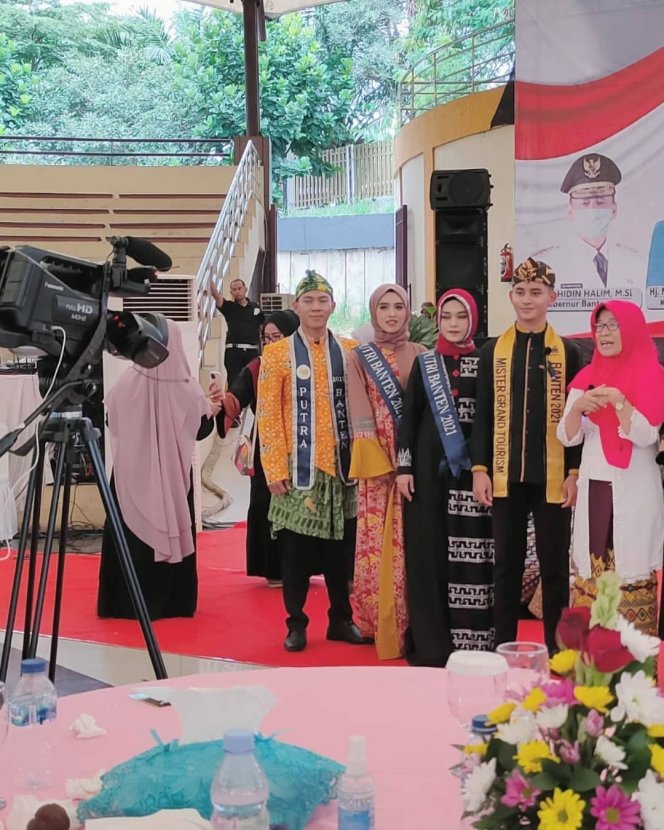 cerita gadis berhasil glowup