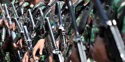DPR Dukung Keturunan Eks PKI Bisa Daftar TNI, Tapi Harus Bebas Terpapar Komunisme