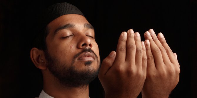 5 Doa Mendapatkan Jodoh yang Bisa Kita Panjatkan Biar Doi Semakin Mendekat