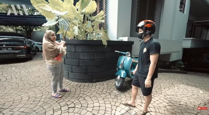 atta beli vespa baru